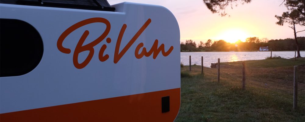 BiVan devant un coucher de soleil